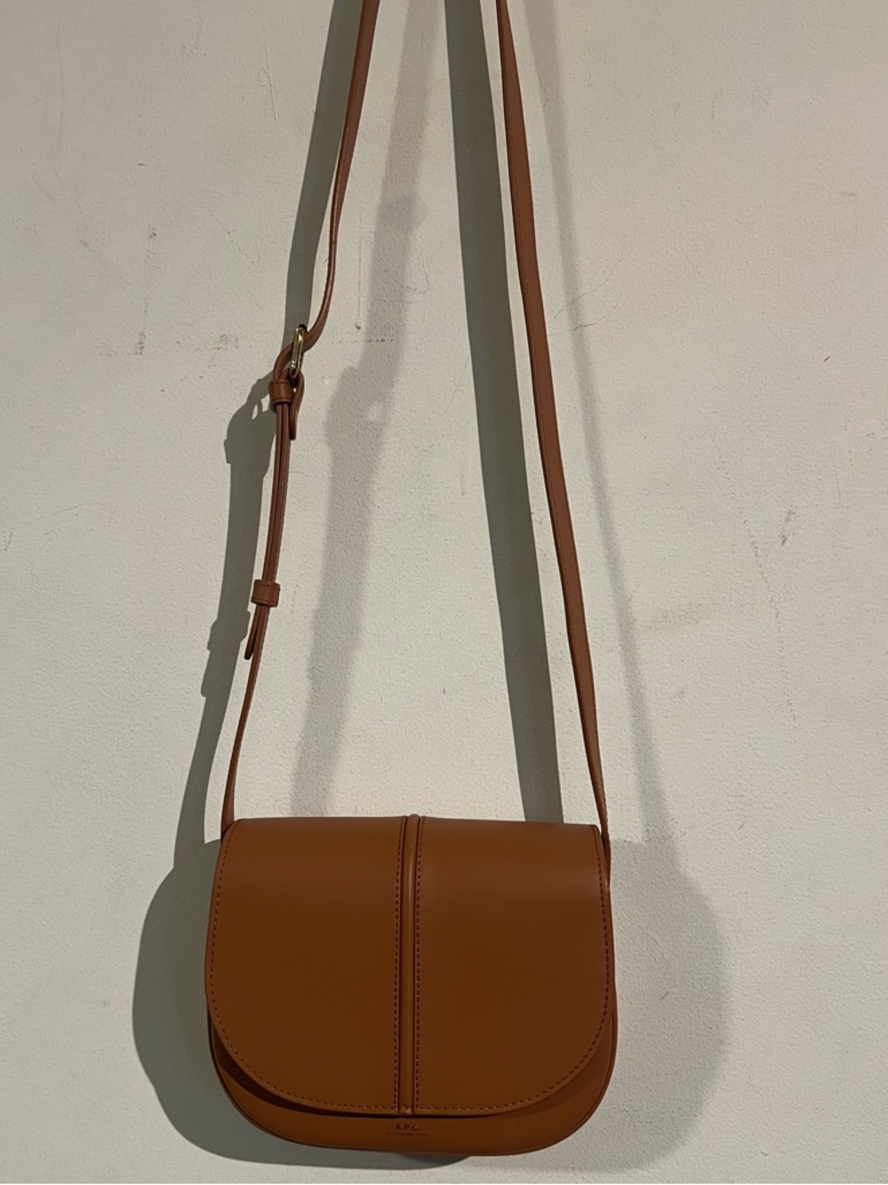 APC Sac Betty brown leather shoulder bag